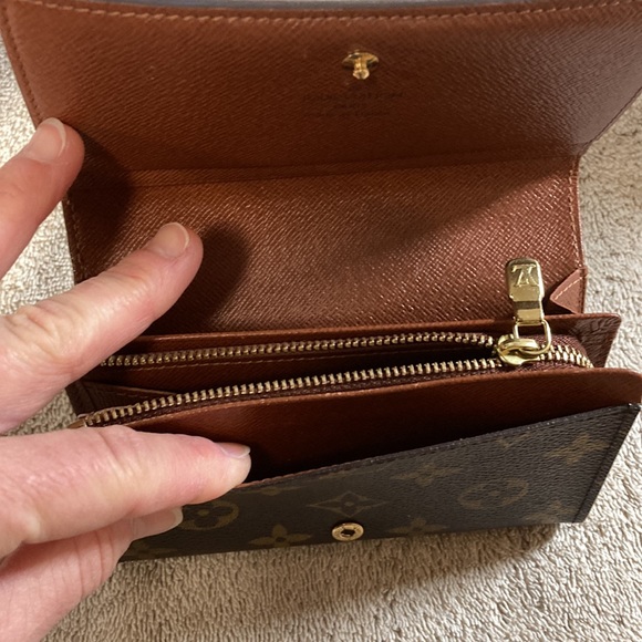 Small canvas, monogram Louis Vuitton wallet - Picture 4 of 6